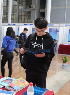 匯聚高層次人才 智推高質量發展 黃陂區誠意滿滿,走進武漢工程大學招賢納才